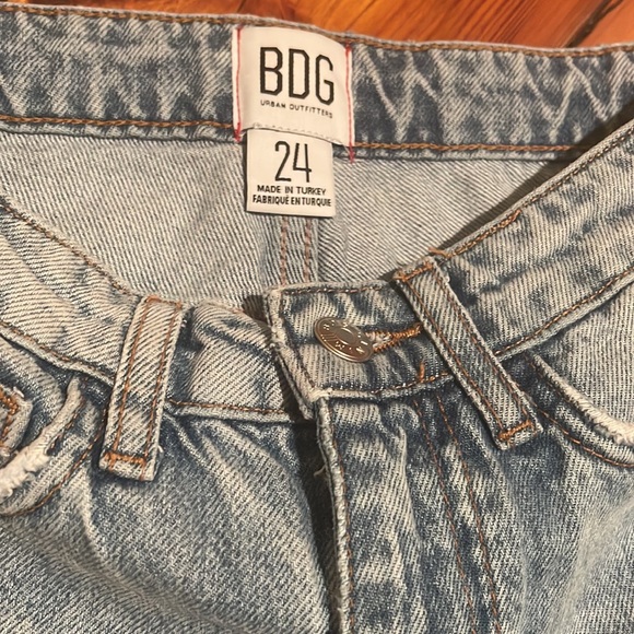 BDG Distressed Flair Jean Sz. 24 - Picture 2 of 4